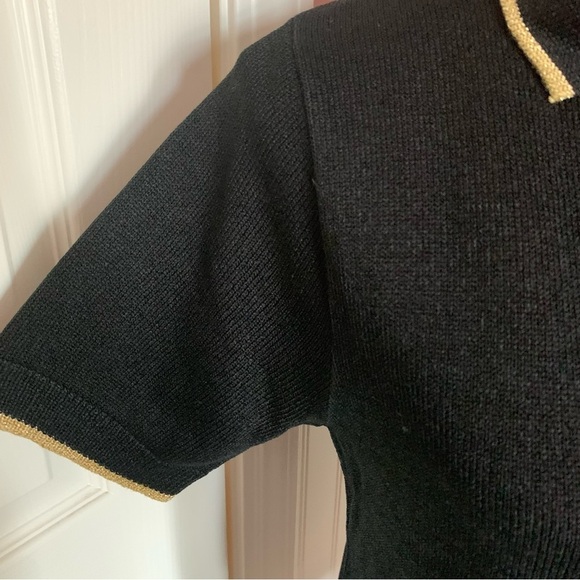 Vintage San Remo by Laura Knits Short Sleeved Collared Sweat with Gold Accents - Picture 3 of 9